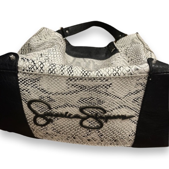 FINAL || JESSICA SIMPSON Reptile Faux Leather Tote White & Black Bag - Picture 4 of 10